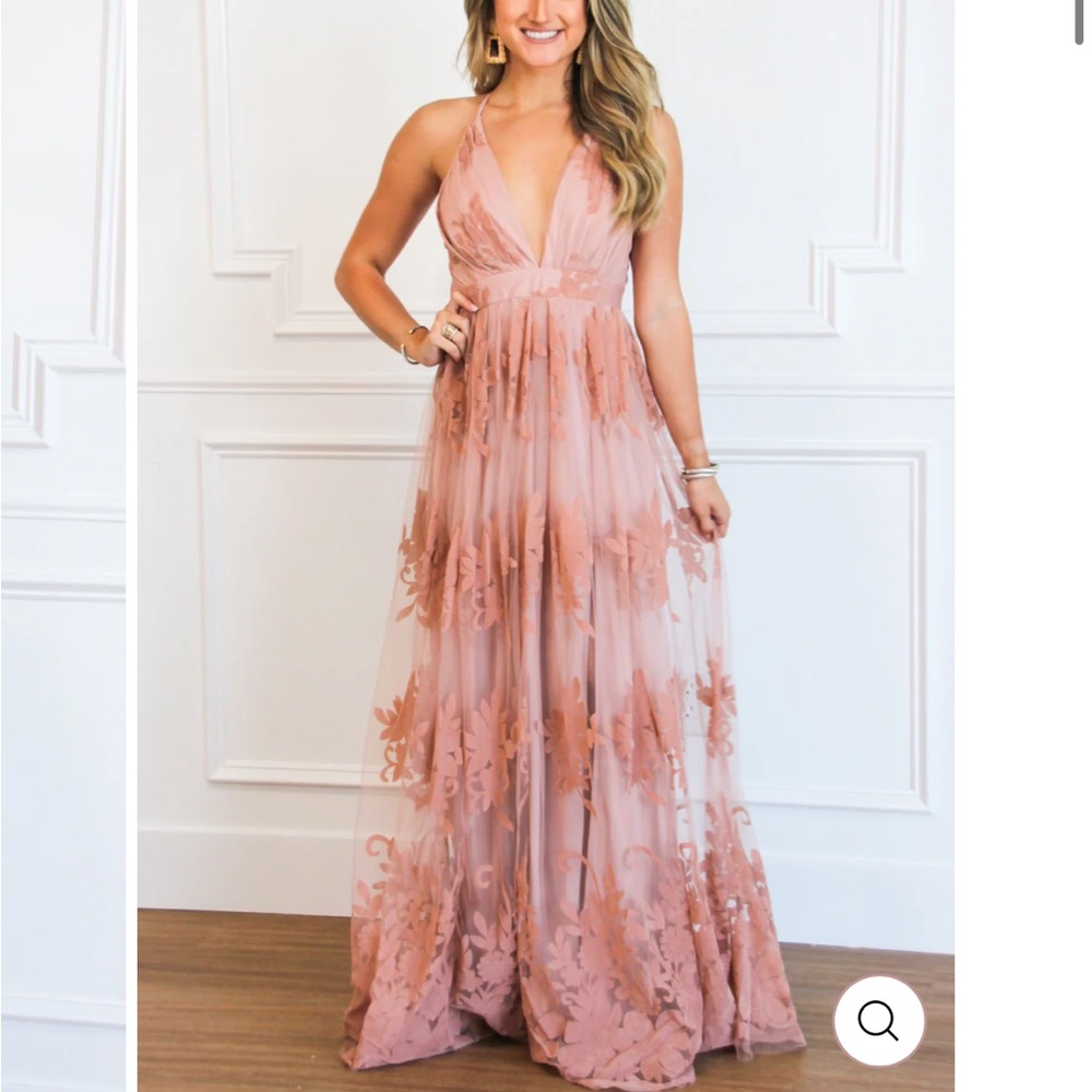 Beautiful maxi dress!